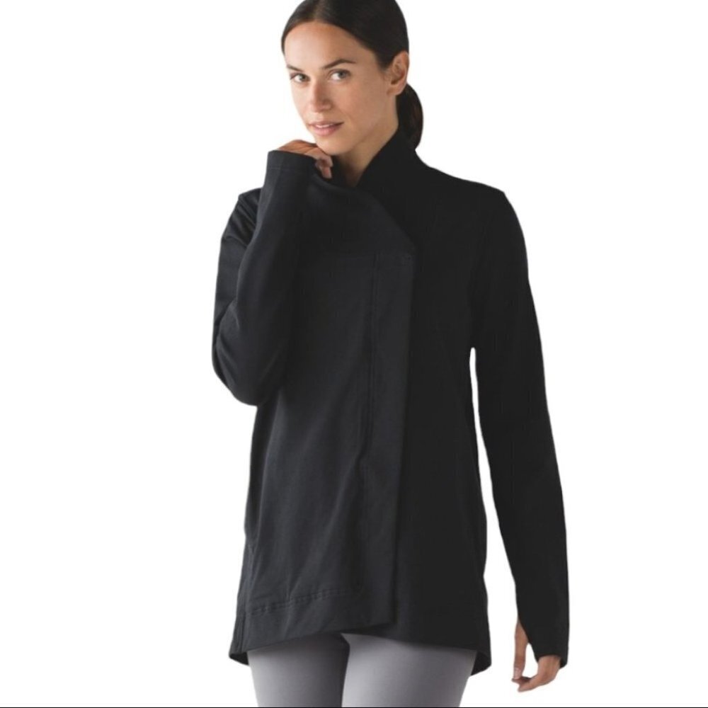 42.Lululemon  Belle Wrap Black Size Women’s 2